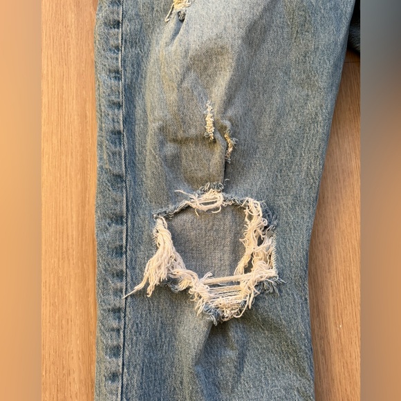 A&F Curve Love Jeans - Picture 5 of 8